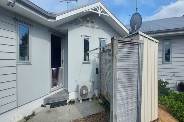 Photo of property in 2/925 Whangaparaoa Road, Manly, Whangaparaoa, 0930
