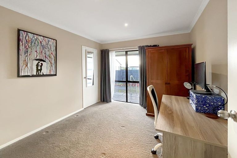 Photo of property in 9 Cargill Grove, Kelvin Grove, Palmerston North, 4414