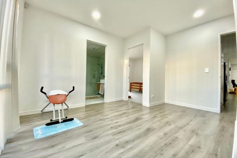 Photo of property in 17 Hikuawa Road, Flat Bush, Auckland, 2019