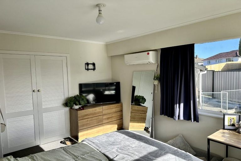 Photo of property in 2 Newcastle Street, Hokowhitu, Palmerston North, 4410