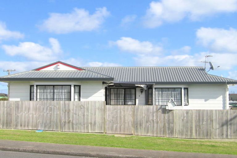 Photo of property in 2/8 View Road, Papakura, 2110