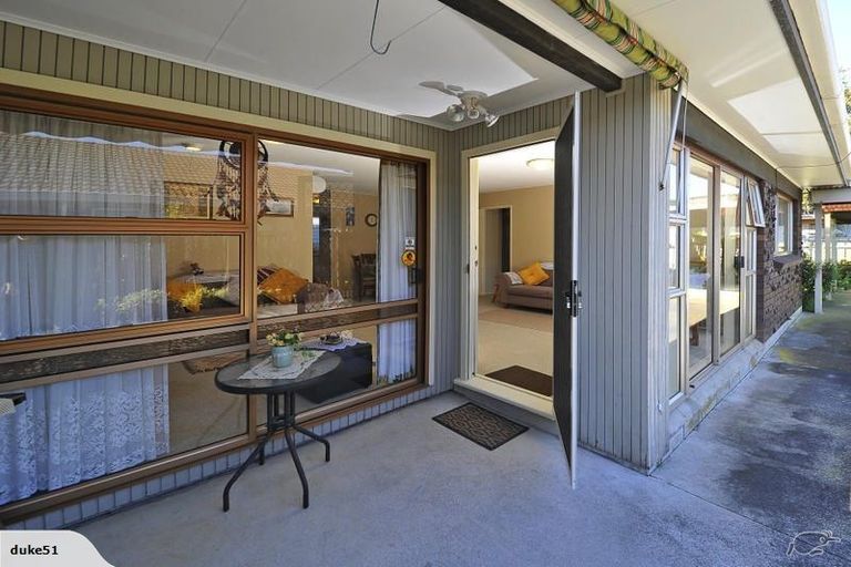 Photo of property in 2/12 Waimai Avenue, Weymouth, Auckland, 2103