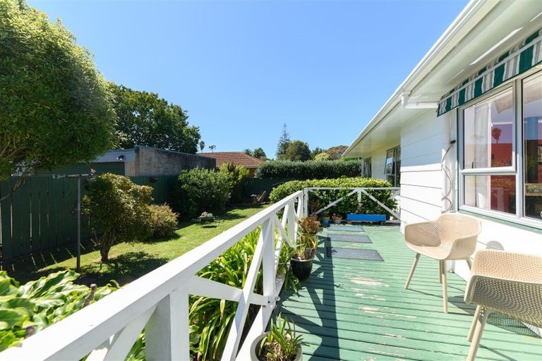 Photo of property in 1/41 Yeovil Road, Te Atatu Peninsula, Auckland, 0610