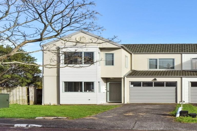 Photo of property in 35 Stephen Avenue, Henderson, Auckland, 0610