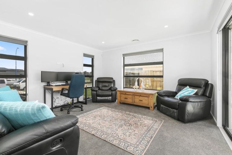 Photo of property in 97 The Boulevard, Papamoa Beach, Papamoa, 3118