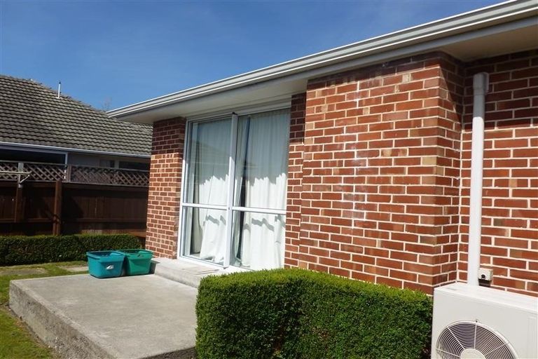 Photo of property in 1/17 Daniels Road, Redwood, Christchurch, 8051