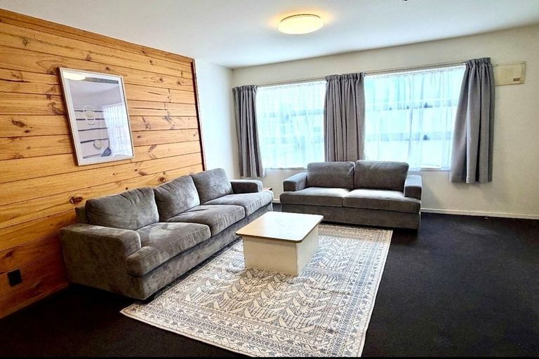 Photo of property in Drummond Street Flats, 2/19 Drummond Street, Mount Cook, Wellington, 6021