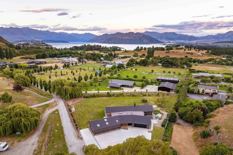 Photo of property in 58 Oak Lane, Wanaka, 9305