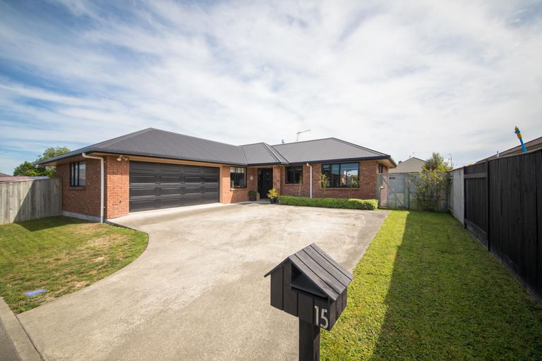 Photo of property in 15 Orlando Way, Kelvin Grove, Palmerston North, 4414