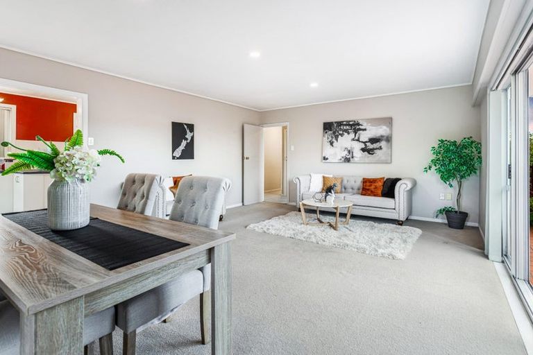 Photo of property in 33 Tiroroa Avenue, Te Atatu South, Auckland, 0610