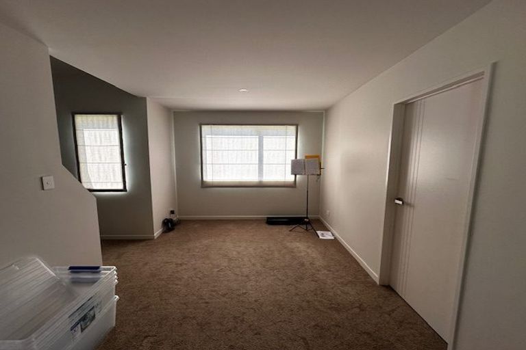 Photo of property in 24 Baumea Rise, Massey, Auckland, 0614