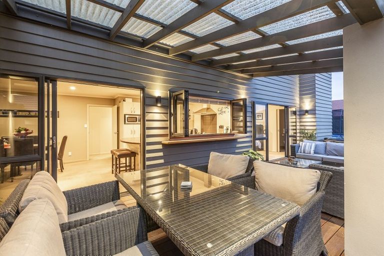 Photo of property in 24 Brooklyn Heights Drive, Kelvin Grove, Palmerston North, 4414