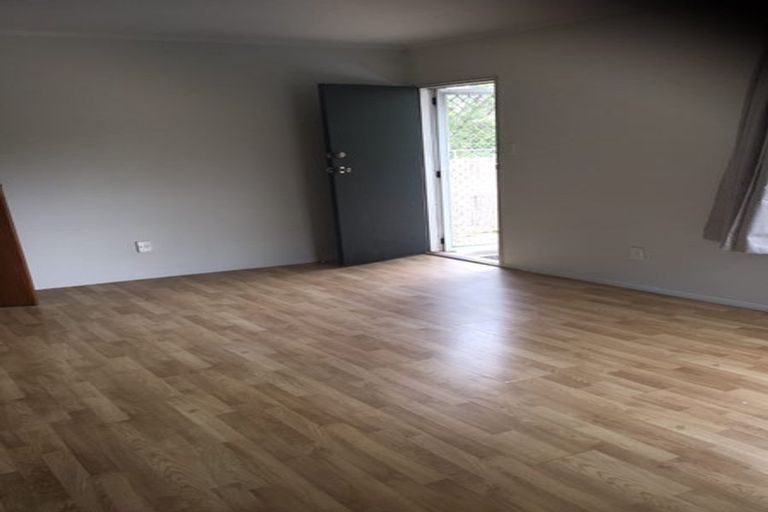 Photo of property in 1/44 Megan Avenue, Pakuranga Heights, Auckland, 2010