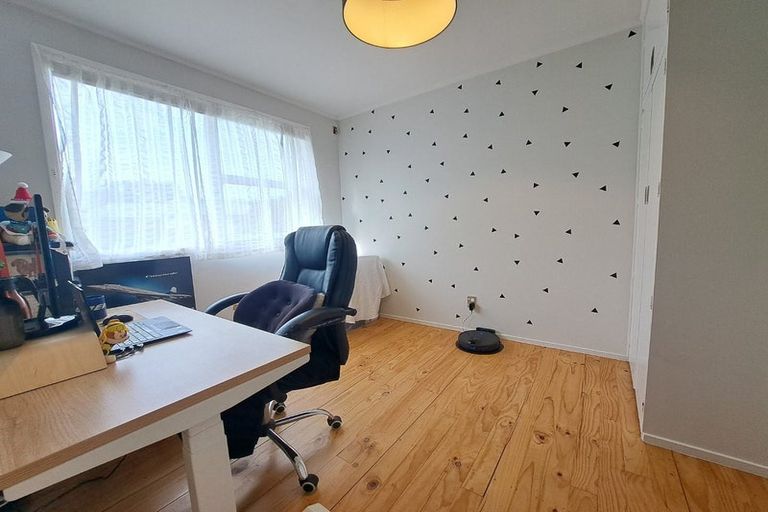 Photo of property in 1/8 Phillip Parade, Forrest Hill, Auckland, 0620