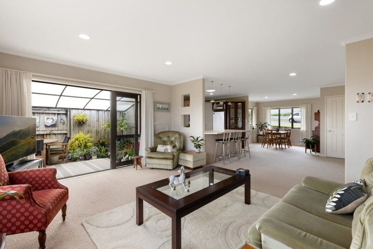 Photo of property in 38 La Colina Place, Bethlehem, Tauranga, 3110