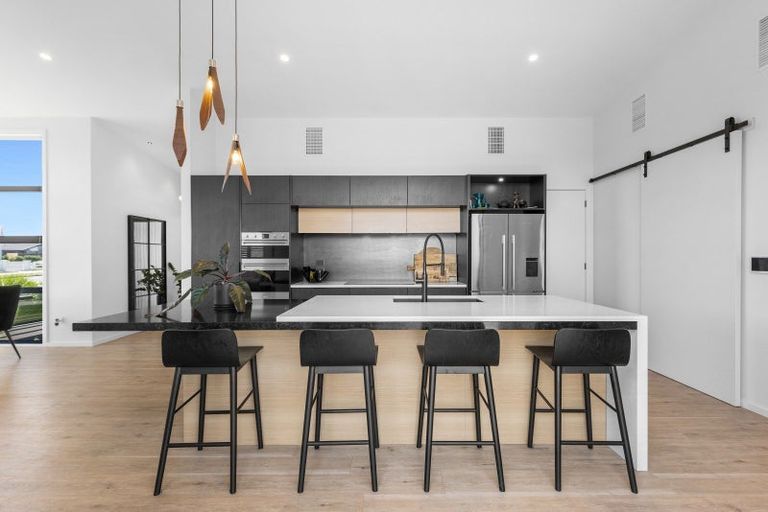 Photo of property in 17 Mike Smith Drive, Cambridge, 3434