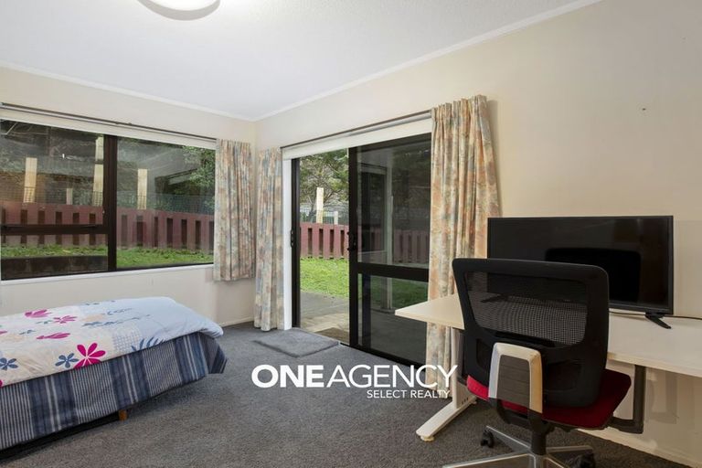 Photo of property in 27a Shackle Lane, Whitby, Porirua, 5024