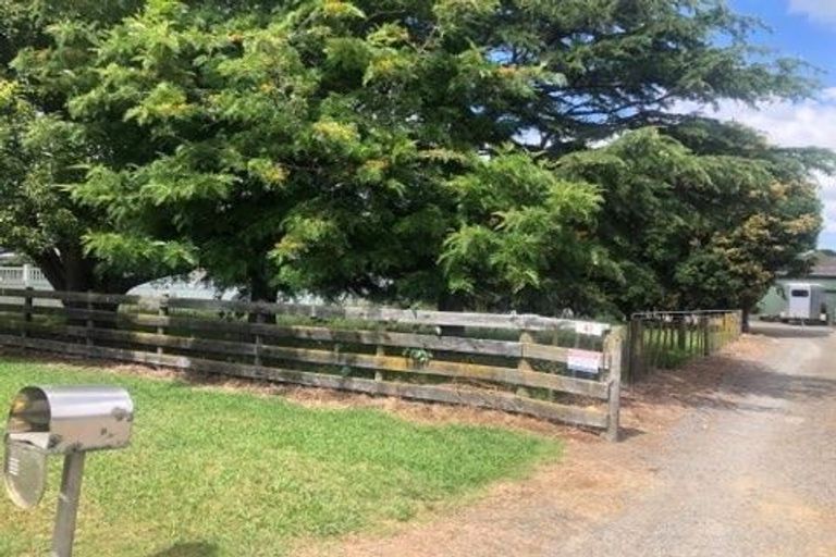 Photo of property in 41 Mcrobbie Road, Kingseat, Papakura, 2580