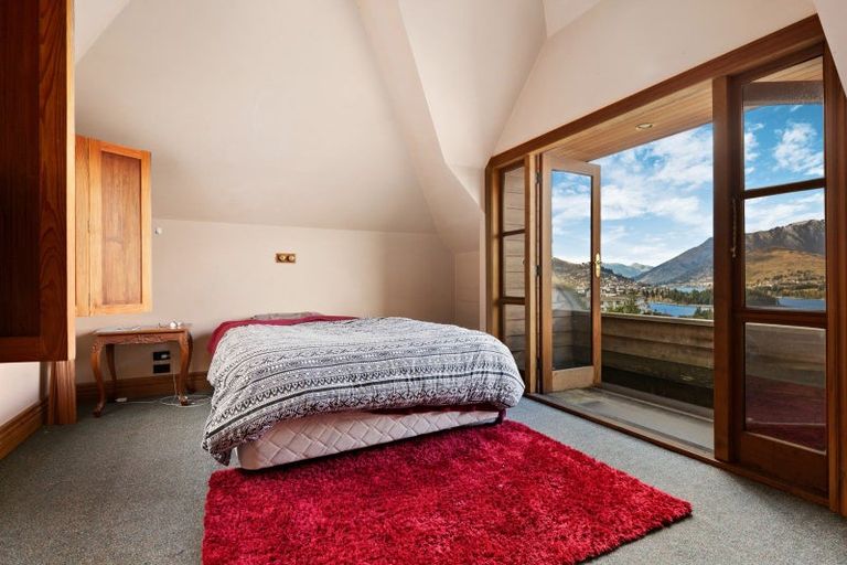 Photo of property in 8 Aspen Grove, Fernhill, Queenstown, 9300