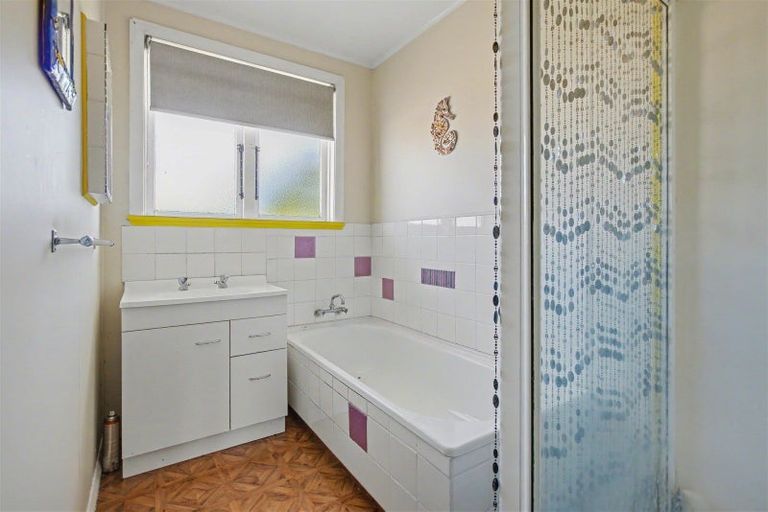 Photo of property in 47 Lyndhurst Street, Westport, 7825