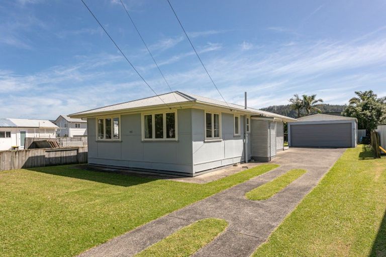 Photo of property in 102 Riverview Road, Whangamata, 3620