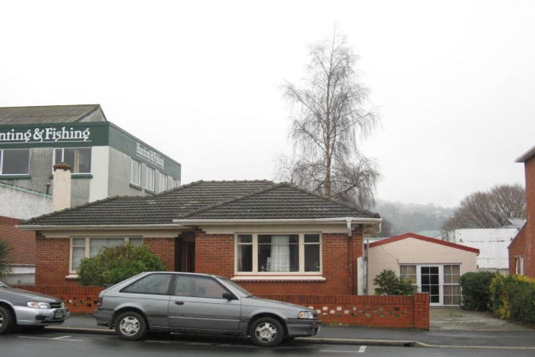 Photo of property in 8 Howe Street, North Dunedin, Dunedin, 9016
