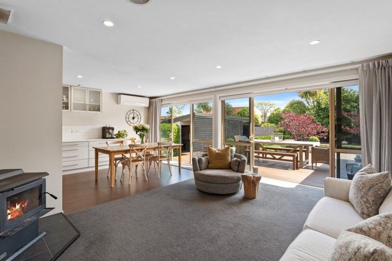 Photo of property in 40 Pitcairn Crescent, Bryndwr, Christchurch, 8053