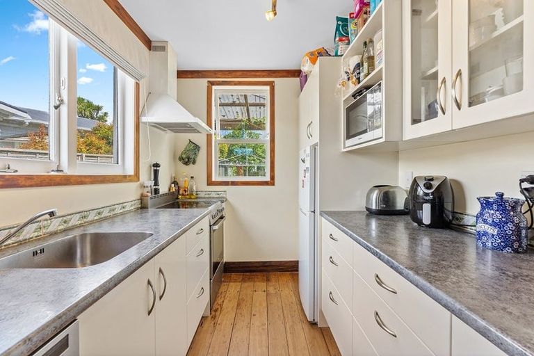 Photo of property in 56 Ngataringa Road, Devonport, Auckland, 0624