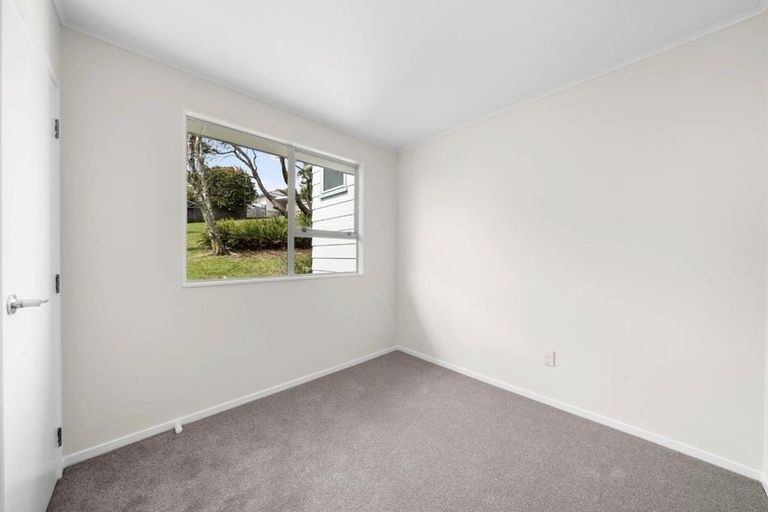 Photo of property in 63 Trias Road, Totara Vale, Auckland, 0629