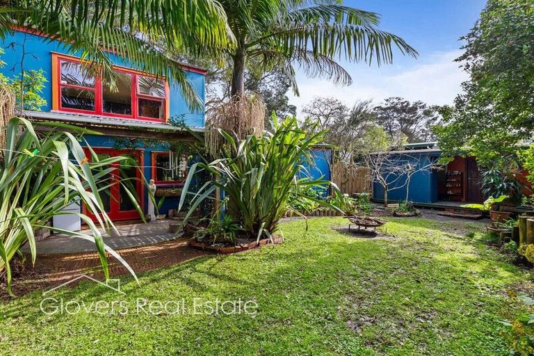 Photo of property in 205 Victory Road, Laingholm, Auckland, 0604