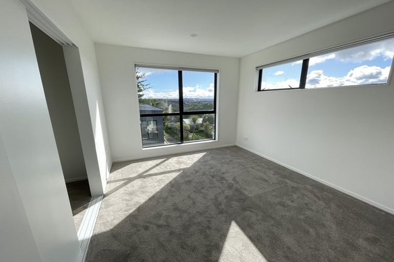 Photo of property in 13d Glendhu Road, Bayview, Auckland, 0629