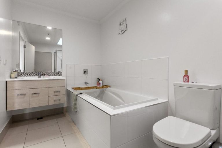 Photo of property in 2a Harakeke Road, Hobsonville, Auckland, 0616