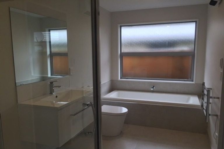 Photo of property in 5 Robalan Close, Halswell, Christchurch, 8025