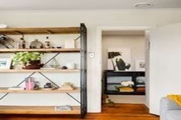 Photo of property in 84a Triangle Road, Massey, Auckland, 0614