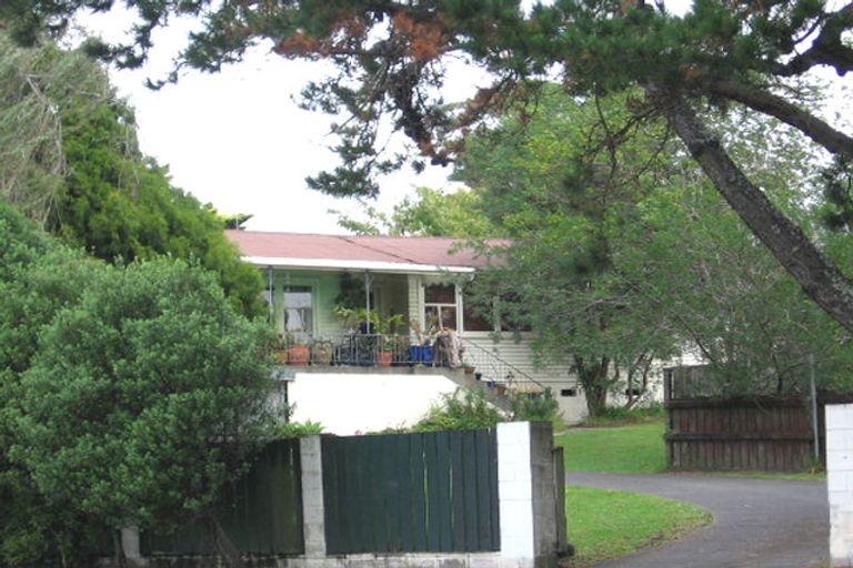 Photo of property in 2 Don Buck Road, Henderson, Auckland, 0614