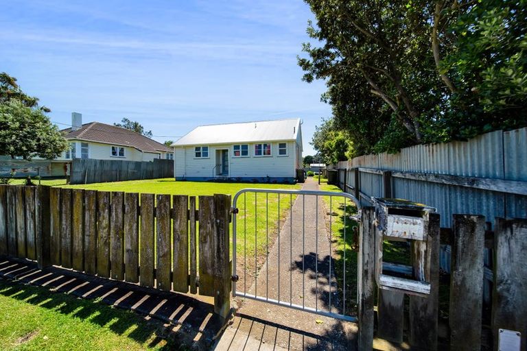 Photo of property in 182 Egmont Street, Patea, 4520