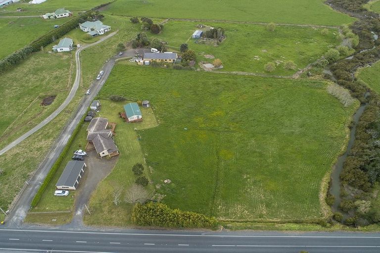 Photo of property in 100 South Head Road, South Head, Helensville, 0874