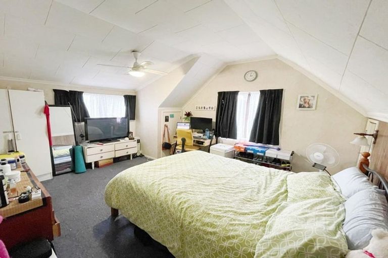 Photo of property in 37 Borich Road, Sunnyvale, Auckland, 0612