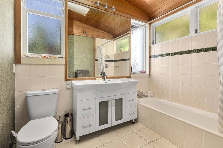 Photo of property in 112 Inglis Street, Seatoun, Wellington, 6022