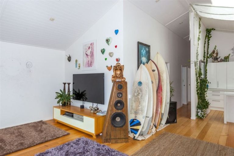 Photo of property in 217 Ocean Road, Whangamata, 3620