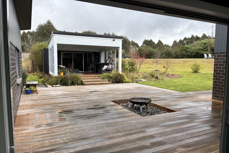 Photo of property in 24 Oakdale Drive, Kinloch, Taupo, 3377