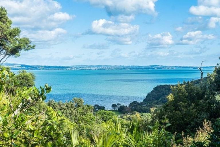 Photo of property in 14 Okoka Road, Omiha, Waiheke Island, 1081