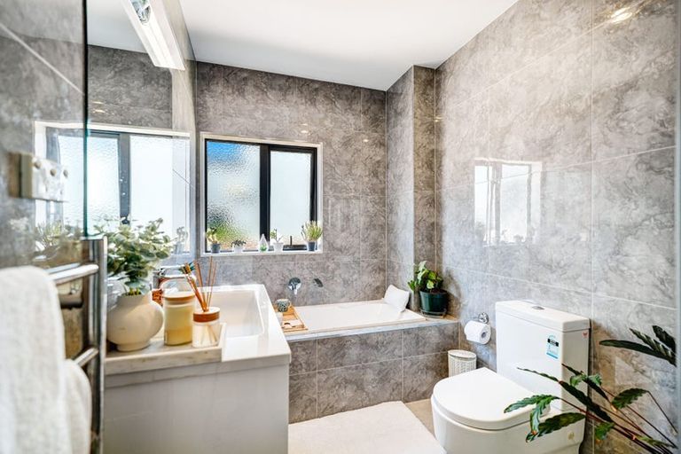 Photo of property in 31 Shibata Rise, Ranui, Auckland, 0612