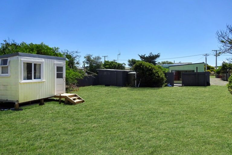 Photo of property in 15 Rangitane Street, Himatangi Beach, Foxton, 4891