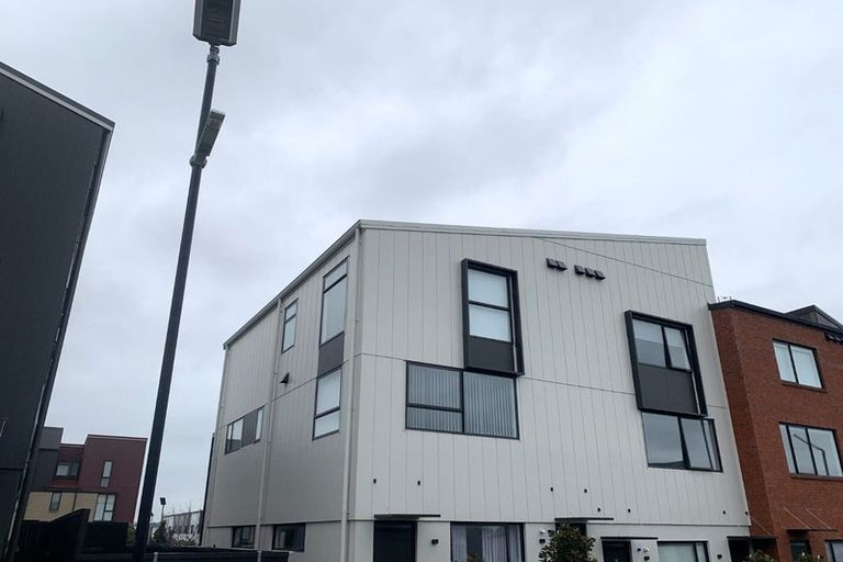 Photo of property in 5/4 Matimati Place, Hobsonville, Auckland, 0616