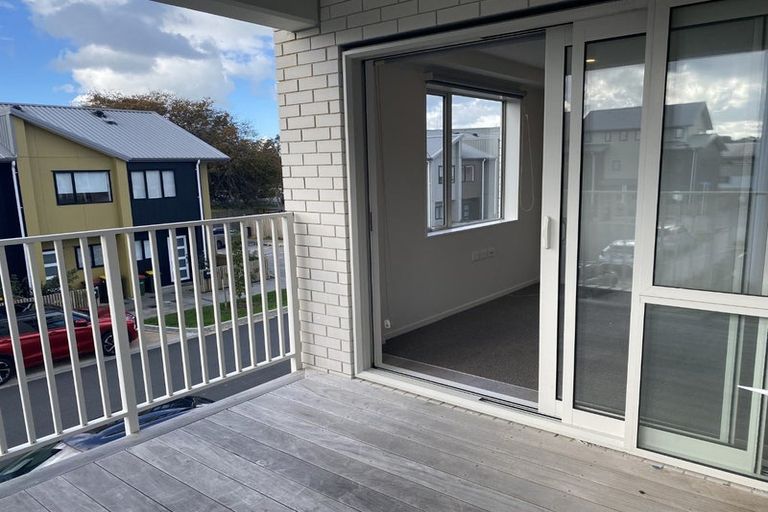 Photo of property in 104/28a Eileen Newey Place, Henderson, Auckland, 0612