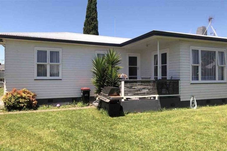 Photo of property in 11 Laws Place, Pirimai, Napier, 4112