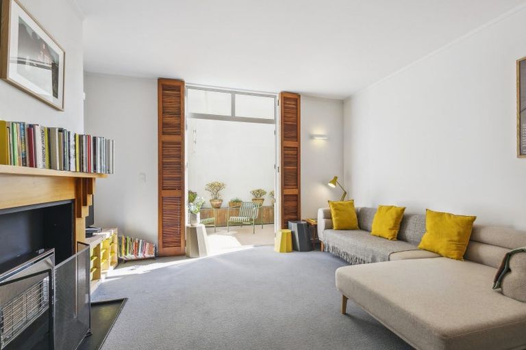 Photo of property in 3/31 Majoribanks Street, Mount Victoria, Wellington, 6011