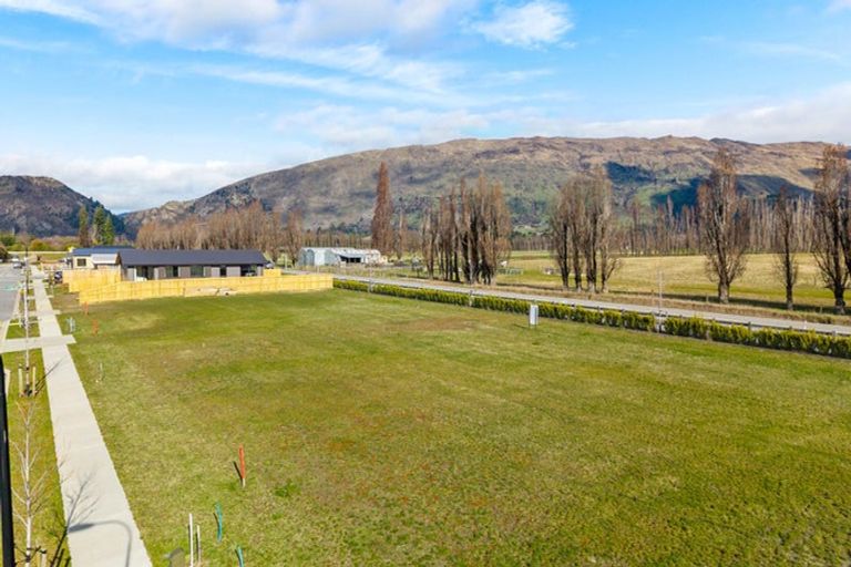 Photo of property in 11 Rubus Street, Wanaka, 9382