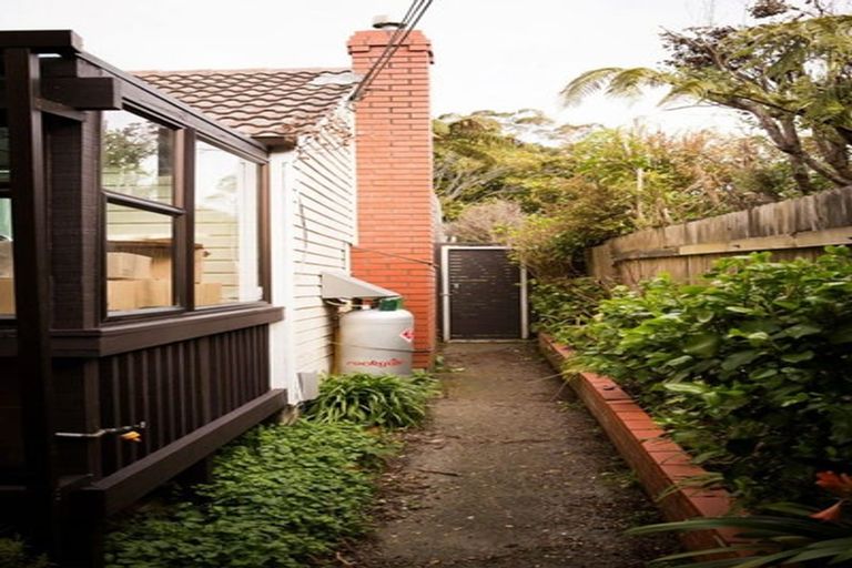 Photo of property in 8 Burma Road, Khandallah, Wellington, 6035